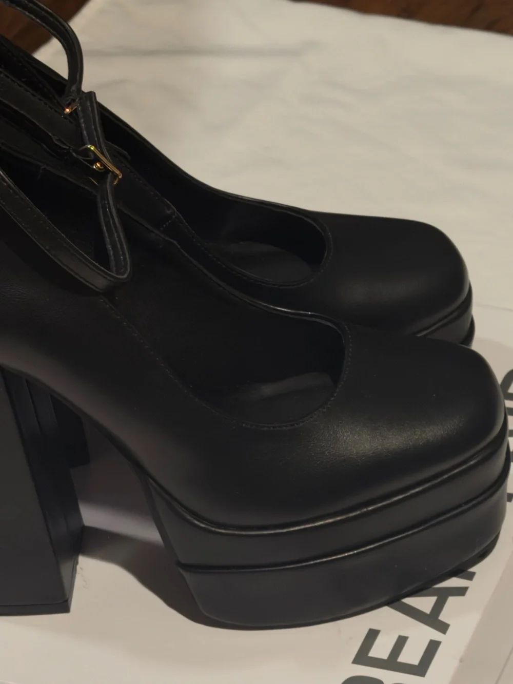 Dream Pairs sleek black